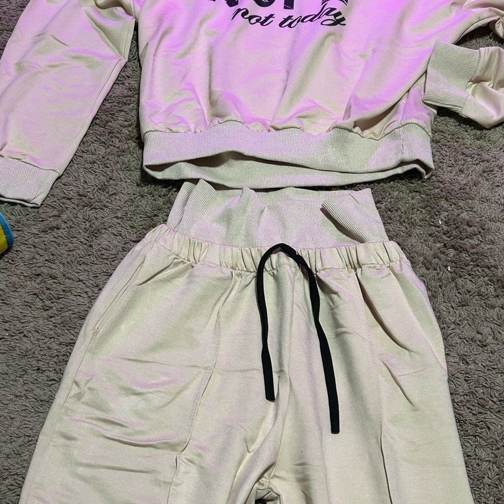 Stylish Cream Women's Tracksuit
